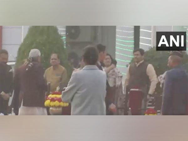 CM Nitish Kumar arrives at Raj Bhavan in Patna (Photo/ANI)