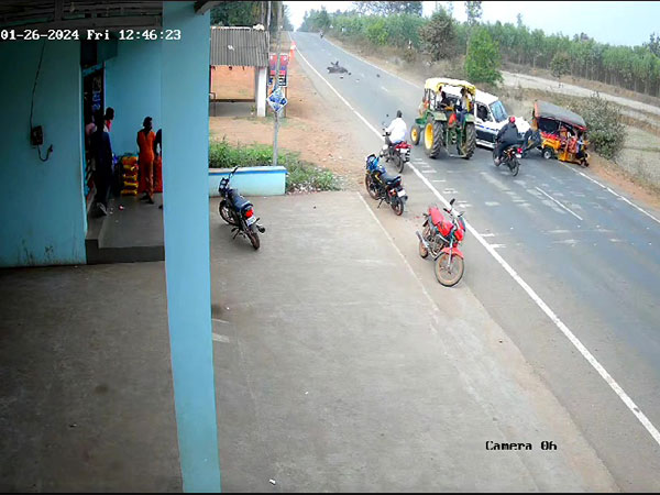 Screengrab from the CCTV (Photo/ANI)