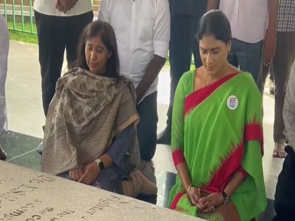YS Sharmila pays homage to YSR (Photo/ANI)