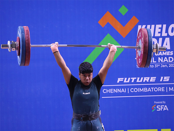 Haryana weightlifter Sanjana in action during Khelo India Youth Games 2023 (Image: SAI media)