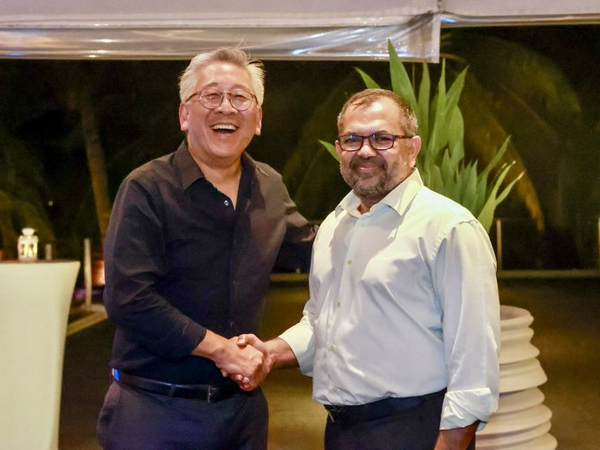 Maldives Foreign Minister Moosa Zameer and US top diplomat Donald Lu. (Photo: X//@MoosaZameer)