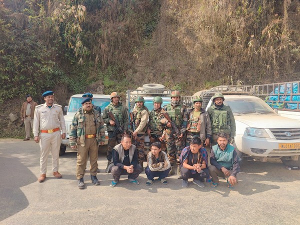    Individuals and vehicles in police custody (Photo/ANI)  