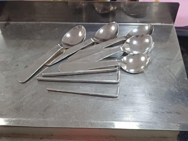 Customs seize gold disguised as seven silver-coloured spoons  (Photo/ANI)