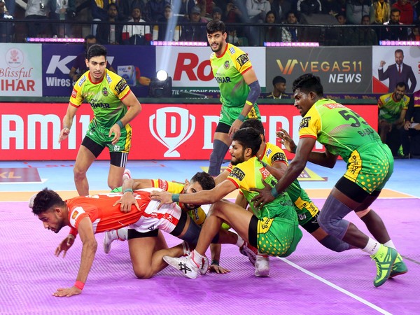 Patna Pirates in action against Gujarat Giants during Pro Kabaddi League season 10 (Image: Patna Pirates/PKL)