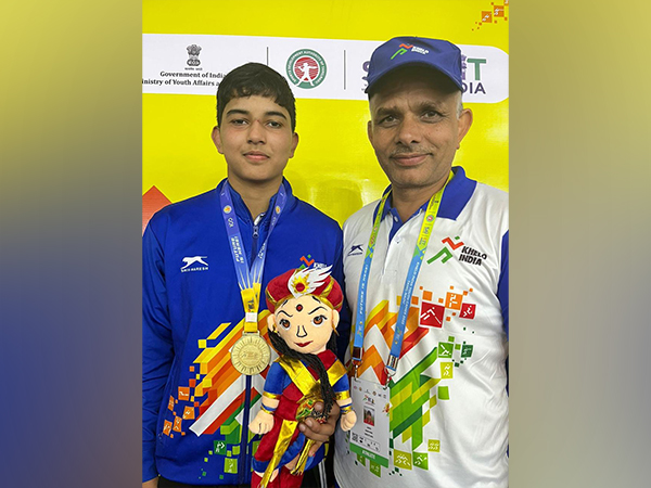 Wrestler Janvi with her coach Ajmer Malik at Rajarathinam Stadium (Image: SAI media)