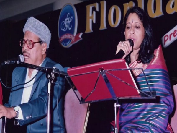 Kavita Krishnamurti with Manna Dey (Image Source:  Kavita Krishnamurti’s team)