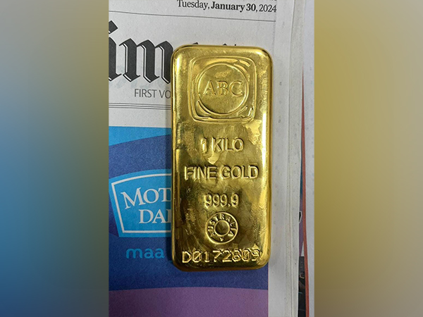 Gold bar recovered from passenger at Delhi airport. (Photo/ANI)