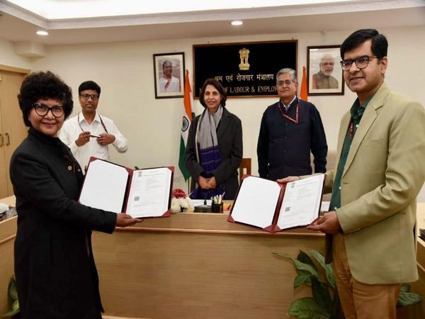 Department of Rheumatology, AIIMS signs a MoU with DGE Minister in Shram Shakti Bhawan (Photo/ANI)