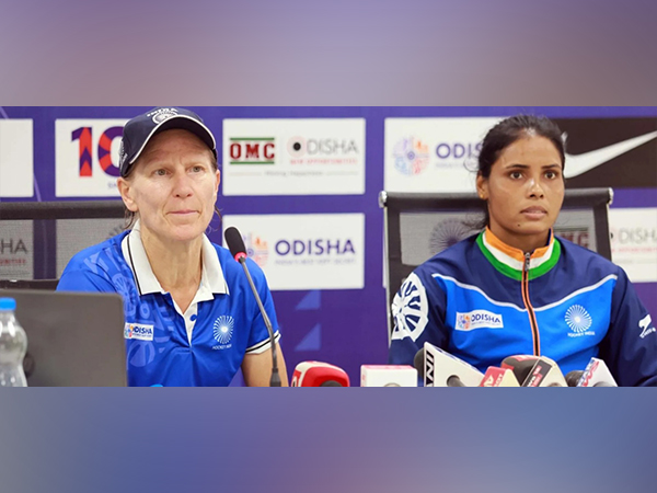 India women's team coach Janneke Schopman (left) (Photo: Hockey India)