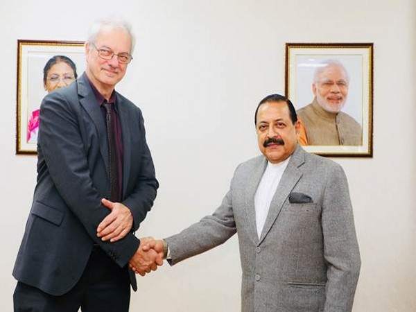 Union MoS Jitendra Singh with Nobel Laureate Morten Meldal (Photo/PIB)