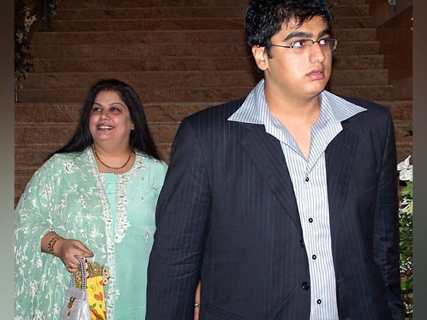 Arjun Kapoor and his late mother (Image source: X)