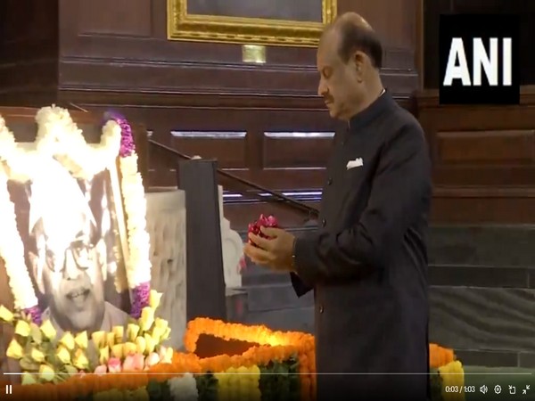 Lok Sabha Speaker Om Birla paid floral tributes to former Lok Sabha Speaker (Photo/ANI)
