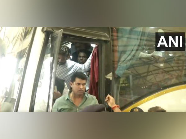 JMM, Congress MLAs arrive at Shamshabad airport (Photo/ANI)