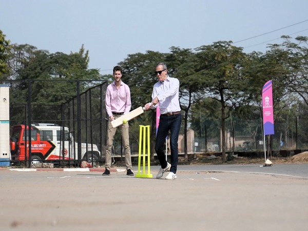 US Ambassador Eric Garcetti enjoys gully cricket in Jaipur