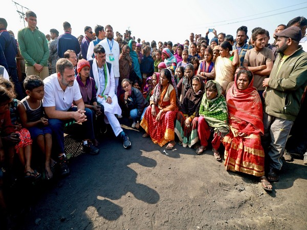 Rahul Gandhi interacting with coal mine workers in Dhanbad (File Photo/ANI)