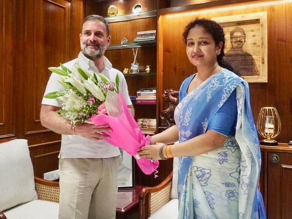 Rahul Gandhi meets Hemant Soren’s wife Kalpana (Photo:X/@Jairam_Ramesh)