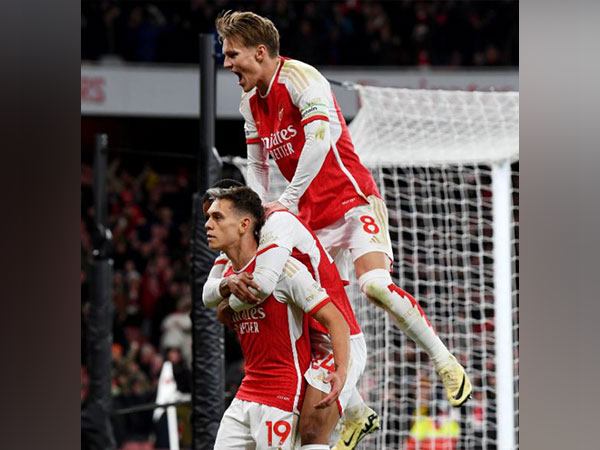 Arsenal players celebrating a goal. (Photo- Arsenal Twitter) 