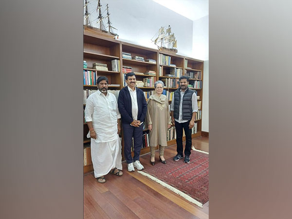 Telangana Chief Minister Revanth Reddy calls on Congress Parliamentary Party chairperson Sonia Gandhi in Delhi. (Photo/ANI)