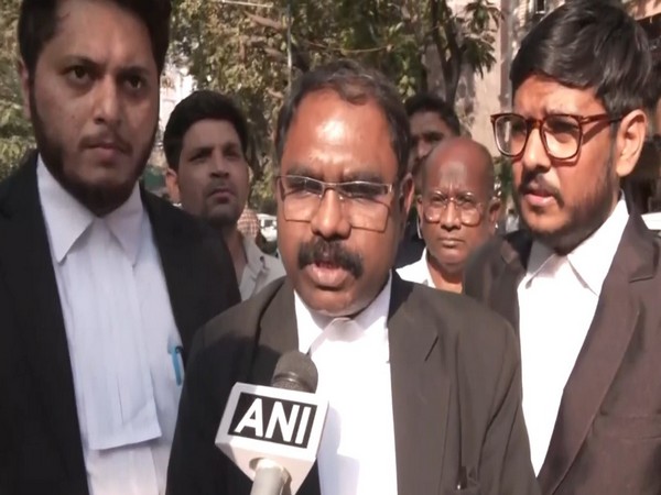 Mufti Salman Azhari's defence lawyer Ratnakar Daware (Photo/ANI)