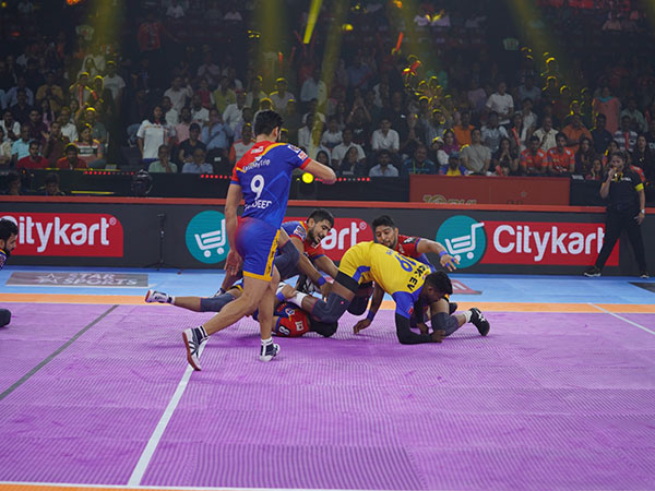 UP Yoddhas in action against Tamil Thalaivas during Pro Kabaddi League (Image: UP Yoddhas/PKL)