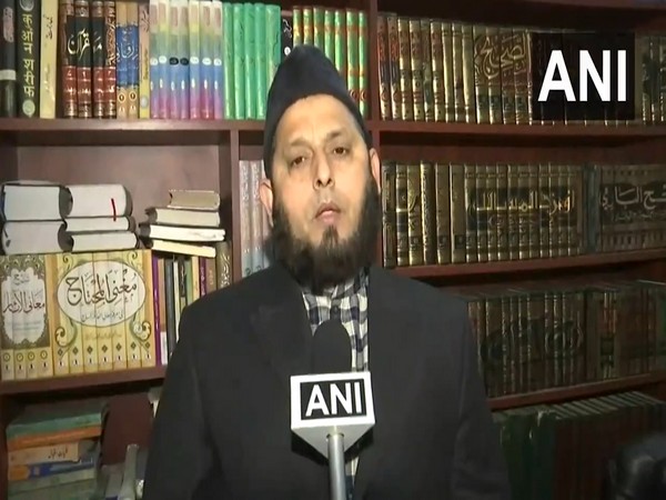 Maulana Khalid Rasheed Farangi Mahali, Executive Member of AIMPLB. (Photo/ANI)