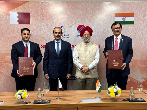 Union Petroleum Minister Hardeep Singh Puri and Qatar MoS for Energy Affairs, Saad Sherida Al-Kaabi (Photo: X @HardeepSPuri)