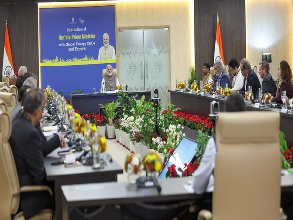 PM Narendra Modi with Energy Sector CEOs at India Energy Week. (Photo: X @narendramodi)