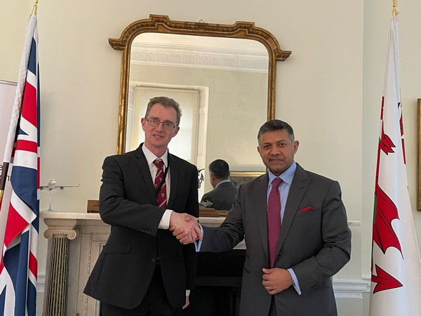 Indian High Commissioner to UK Vikram Doraiswami and Secretary of State for Wales, David Davies (Photo: X @HCI_London))