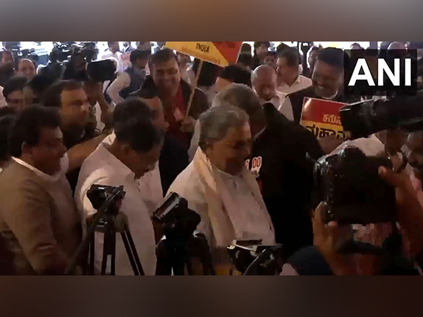 Karnataka Chief Minister Siddaramaiah arriving to participate in Chalo Delhi protest (Photo/ANI)