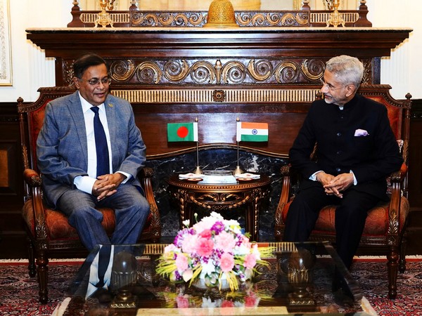 EAM Jaishankar with Bangladesh Foreign Minister Hasan mahmud (Photo: X @DrSJaishankar)