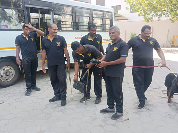 Bomb detection and disposal squads team inspecting at Thuraipakkam Private school in Chennai (Photo/ANI)