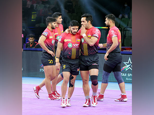 Bengaluru Bulls in action during Pro Kabaddi League season 10 (Image: PKL/Bengaluru Bulls)