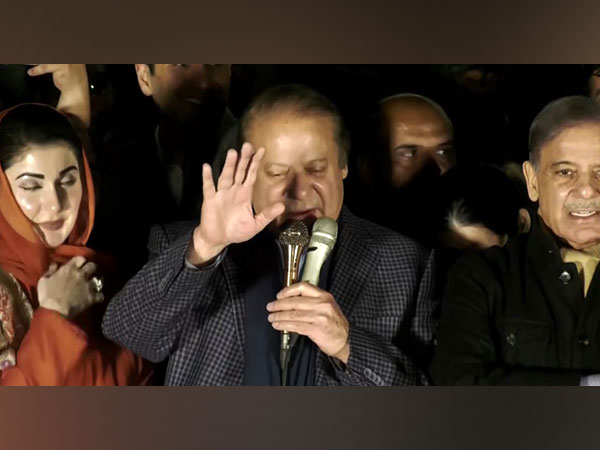 Former Pakistan Prime Minister Nawaz Sharif at the rally in Lahore (Photo credit: Reuters)