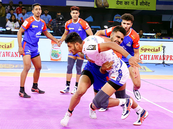 Haryana Steelers and UP Yodhas in action (Photo: PKL) 
