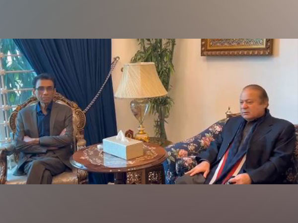 MQM-P Convener Khalid Maqbool Siddiqui, PML-N supremo Nawaz Sharif (Image Credit: X/@Marriyum_A)