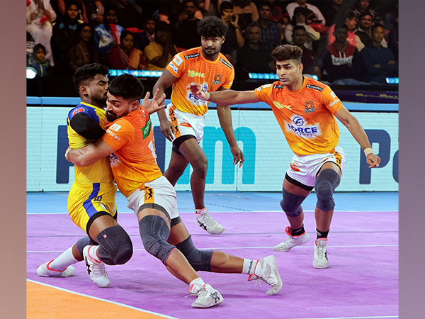 Puneri Paltan in action during Pro Kabaddi League season 10 (Image: PKL/Puneri Paltan)