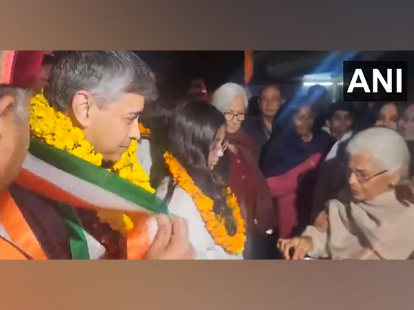 Navy officer Saurabh Vashishta receives warm welcome in hometown (Image/ANI)