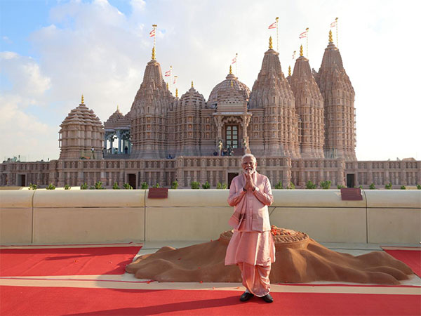 PM Narendra Modi in front of BAPS Hindu Temple in Abu Dhabi (Image Credit: X/@NarendraModi)