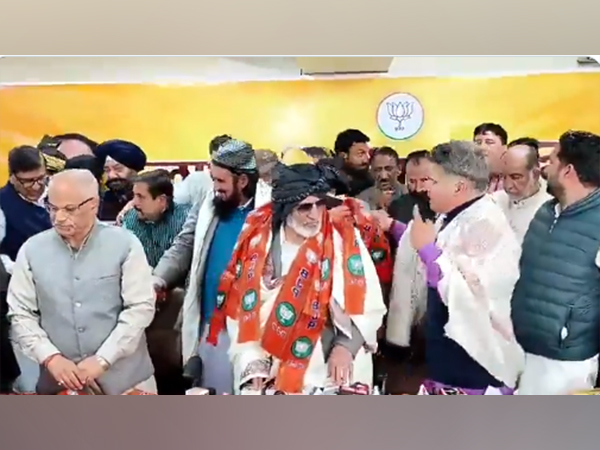 Former Minister, NC leader Mushtaq Bukhari joins BJP (Photo/x/@BJP4JnK)