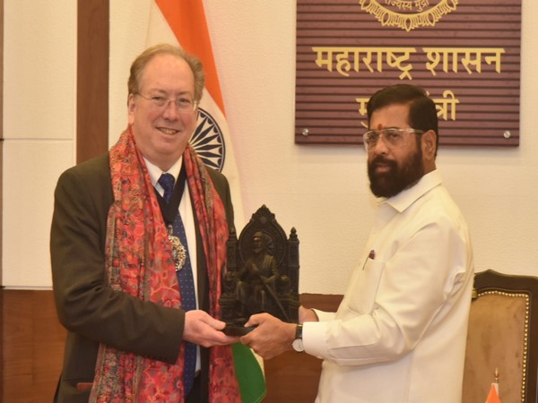 Maharashtra CM with London Lord Mayor. (Photo/ANI)