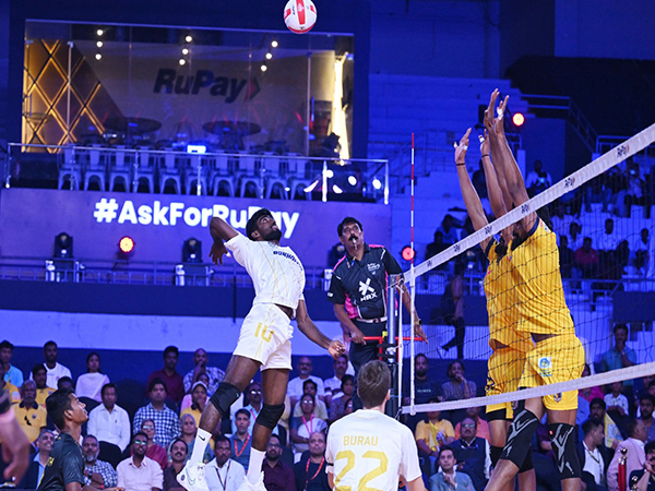 Ahmedabad Defenders in action against Chennai Blitz during Prime Volleyball League (Image: PVL)