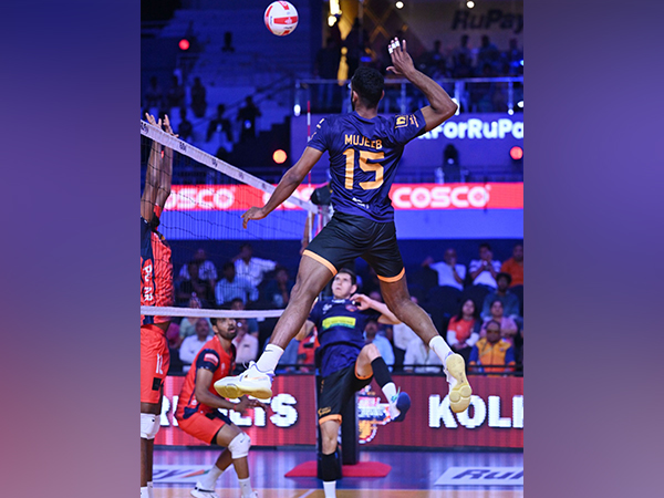 Kolkata Thunderbolts in action against Bengaluru Torpedoes during Prime Volleyball League (Image: PVL)