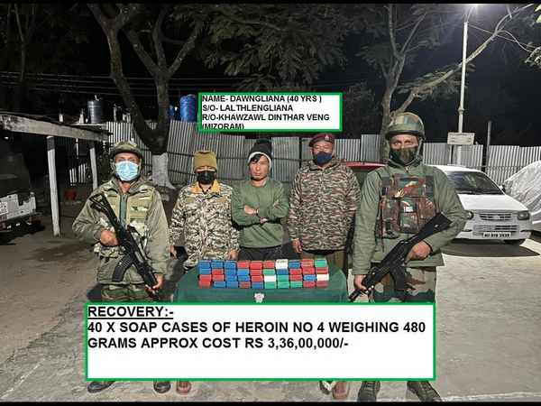 Arrested accused with heroine in custody of Assam Rifles (Photo/Assam Rifles)