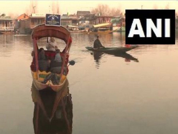 J-k: Cold wave continues in Srinagar 