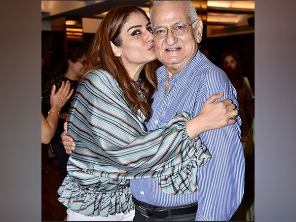 Actor Raveena Tandon with her late father Ravi Tandon (Image source: Instagram)