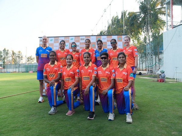 Gujarat Giants team in new jersey (Photo: Gujarat Giants)