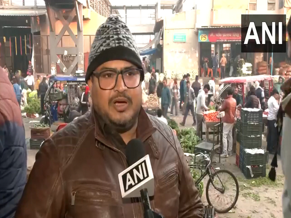 A vegetable trader at Ghazipur mandi, Delhi (Photo/ANI)