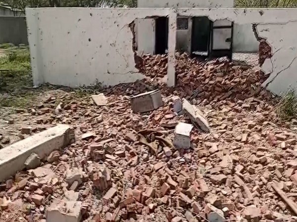 9 killed, 3 critical in Virudhnagar firecracker factory explosion (Image/ANI)