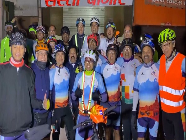 Doctors of Allahabad Medical Association embark on a cycling journey to Ayodhya (Photo/ANI) 