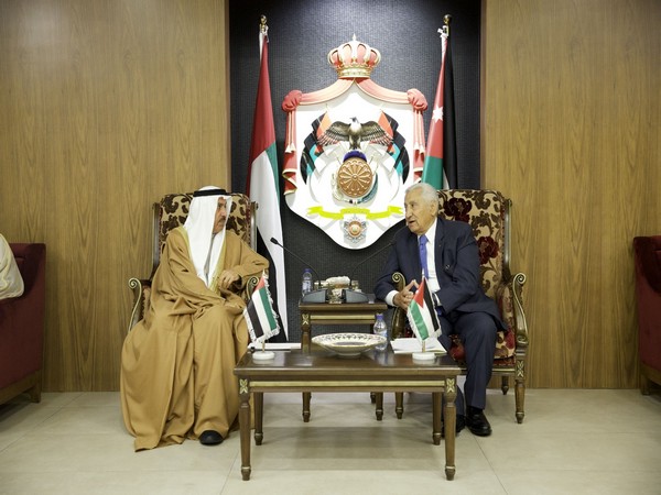 Saqr Ghobash meets with Acting President of Jordanian Senate (Photo/WAM)